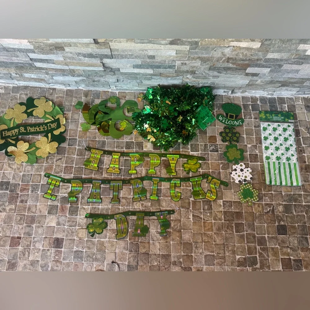 St. Patrick's Day Party Decoration Set - Green and Gold